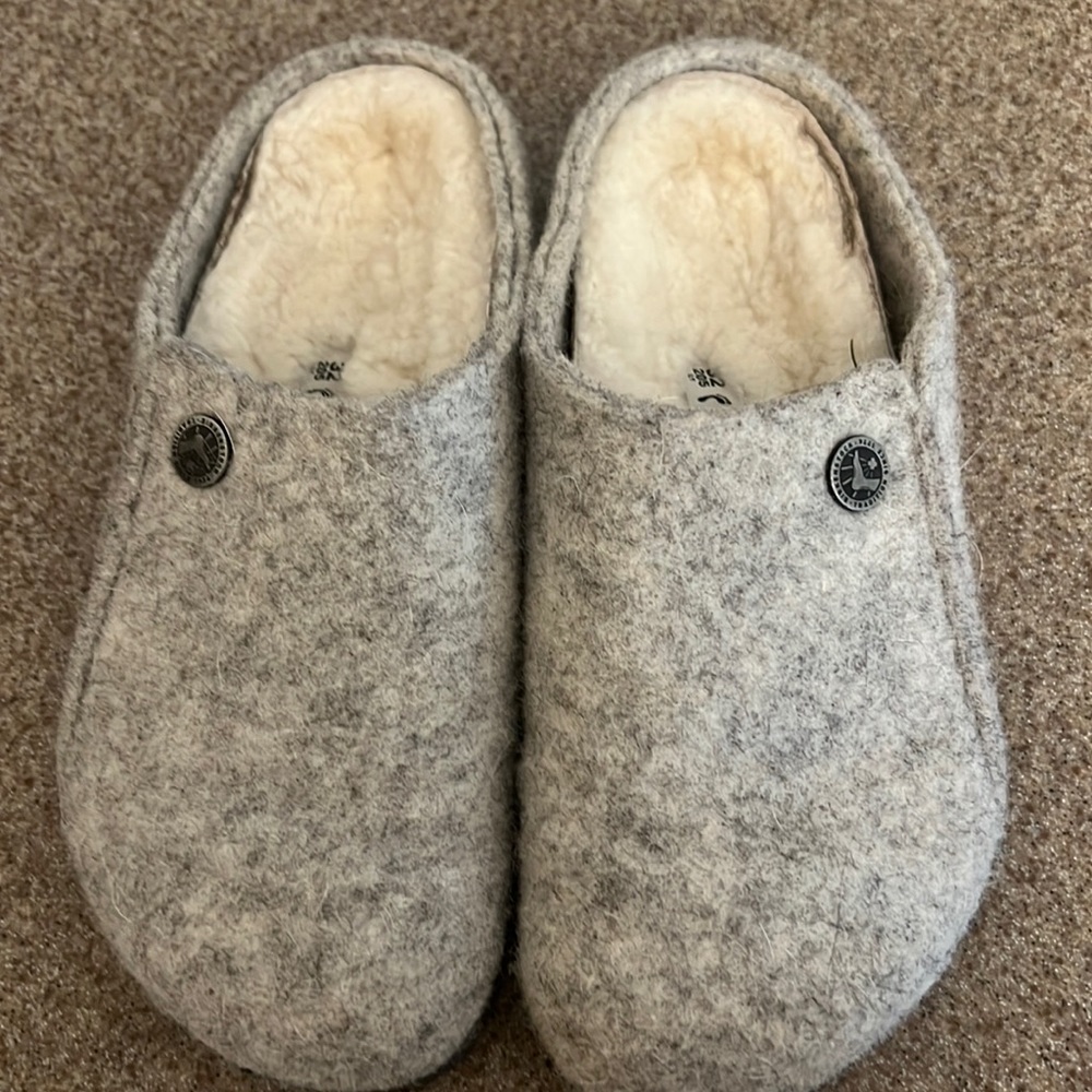 Birkenstock Zermatt slippers. Size 32